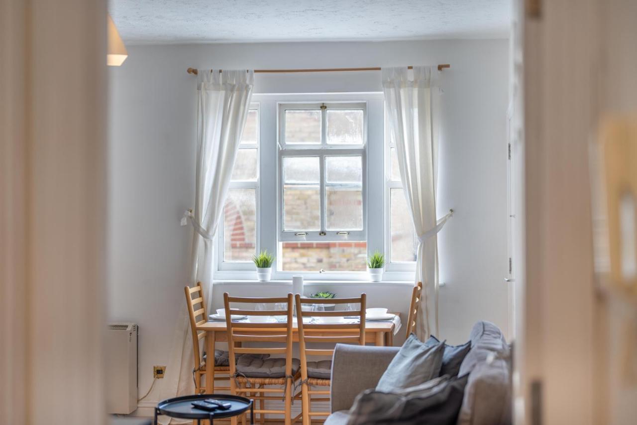 Stansted Airport & Bishops Stortford Town Centre Professional Apartment Bishop's Strotford Exterior foto