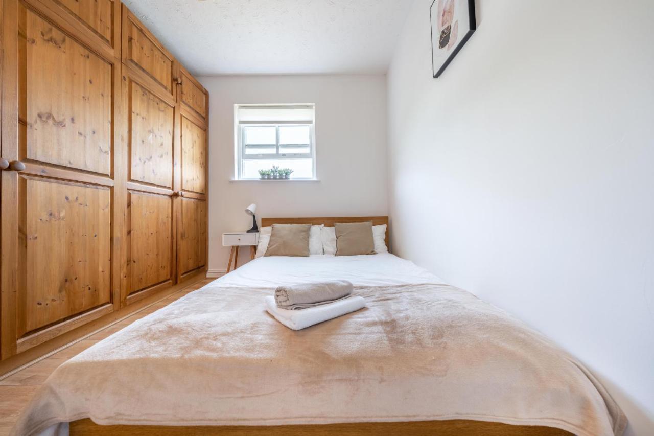 Stansted Airport & Bishops Stortford Town Centre Professional Apartment Bishop's Strotford Exterior foto