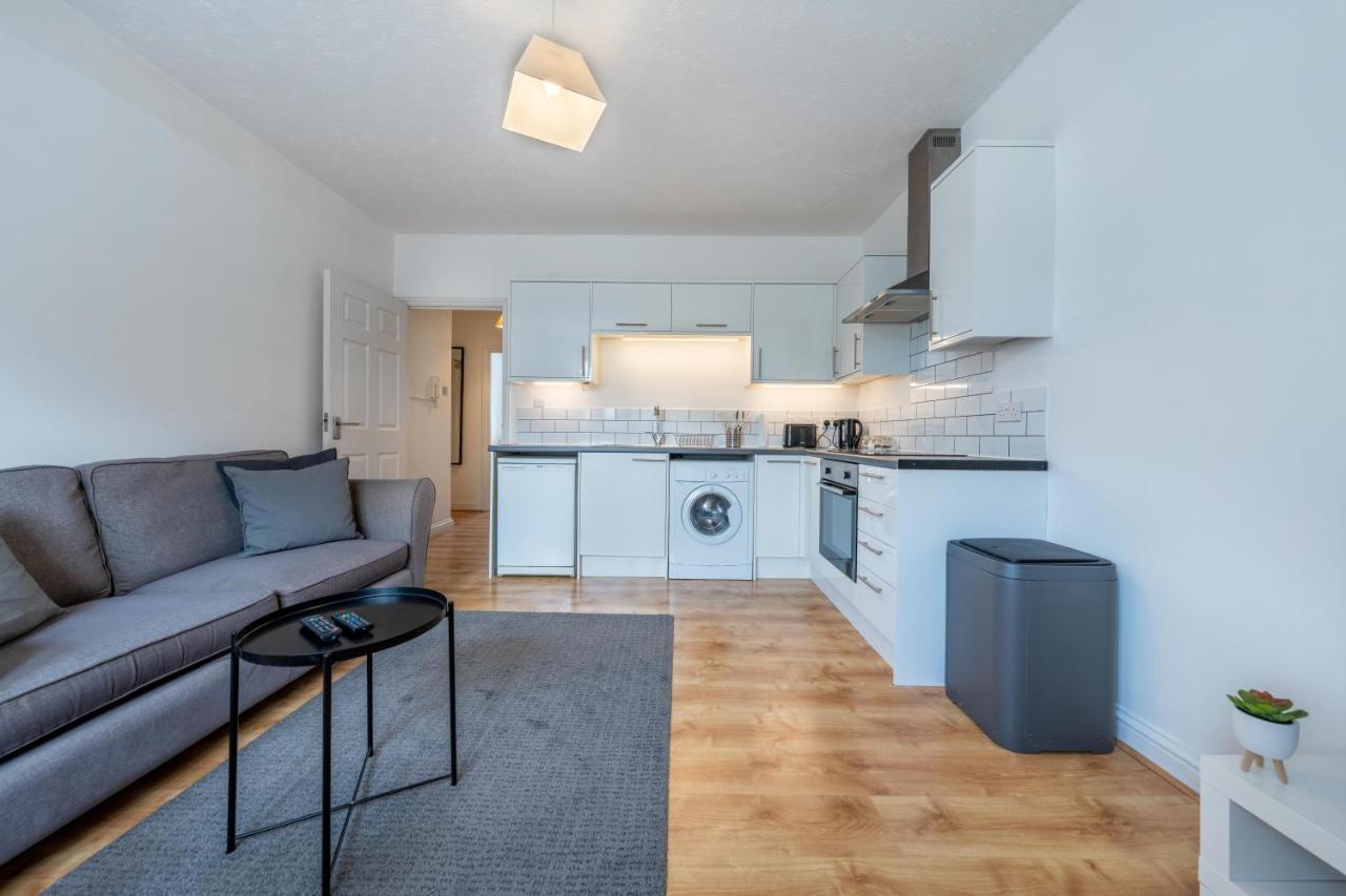 Stansted Airport & Bishops Stortford Town Centre Professional Apartment Bishop's Strotford Exterior foto